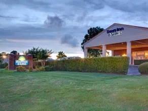 Homegate Inn And Suites - Image 4