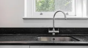 Private Luxury Ensuite Room Greater London, Free Parking Gatwick 15MIN - Image 4