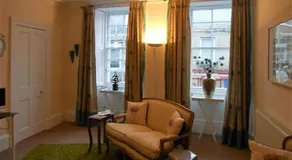 Montrose Apartment - Image 2