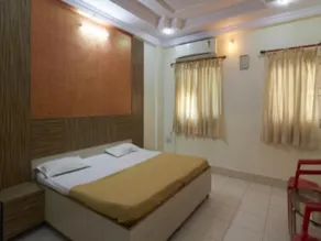 Richie Rich Resort - Image 2