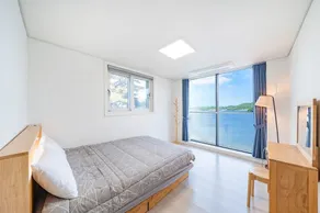 Tongyeong By the Sea Spa Pension - Image 3