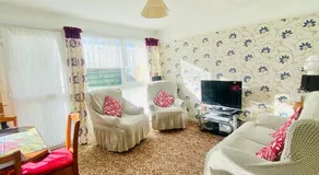 Quiet and Comfy 2- bedroom Holiday Chalet, walk to the beach, Norfolk - Image 2
