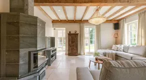 Casiola - Authentic Serene Vacation Hideaway with Pond - Image 4