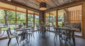 LMC Guesthouse - Image 2