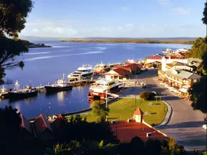 Regatta Point Tavern & Holiday Villas - Image 3