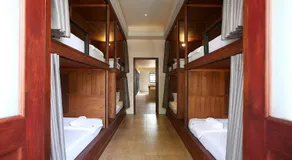 Hogwortz Hostel & Tour - Image 2