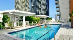 City Views & Free Parking in Midtown Miami - Image 4
