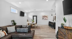 Plush & Roomy - Perfect for All Ages near KU & KC - Image 5