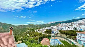 Elegant Villa with Jacuzzi in Canillas de Albaida - Image 3