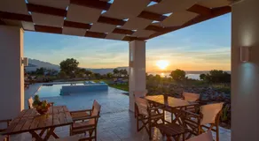 Villa PhenΩmena Apartments - Image 4