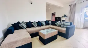 Green Valley Residence - Image 3