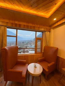 Snow Apple Resort By West Western - A Luxury Mountain Retreat #Centrally Heated & Air Cooled #Swimming Pool - Image 4