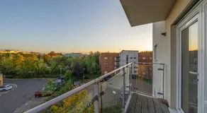 Modern Comfort 2BR Flat for 5 Central & Quite - Image 5