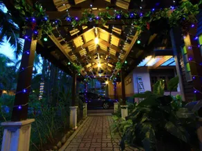 Six Villa Inn - Image 2