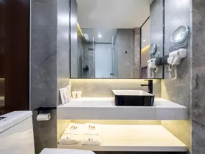 IU Hotels· Tianjin Houtai Chengjian University Haitai Industrial Park - Image 3