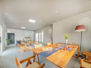 Anji Light Luxury Hotel - Image 2