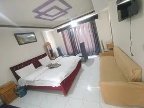 Hotel Crown Palace - Image 1