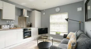 Arena Apartments - Stylish and Homely Apartments by the Ice Arena with Parking - Image 4