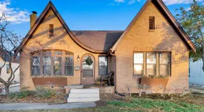 In-ground pool, hot tub, fire pit, massage room! - Image 4