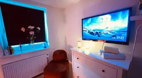 TOP 2 ROOM APPARTEMENT l CITY CENTER l 24H SELF CHECK IN l 2 SMART TV l REGENDUSCHE l FREE PARKING - Image 5