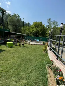 Frosty Mountain Resort - Image 2