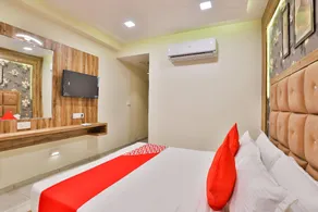 24444 Hotel Rudrax - Image 3