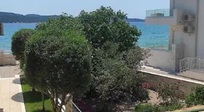 Apartment Jase Beachfront - Image 3