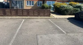 Modern 2 bedroom flat with Sky TV & free parking - Image 3