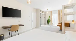 Sofì Luxury Suite - Image 2