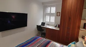 Comfortable Room With Ensuite - Image 2