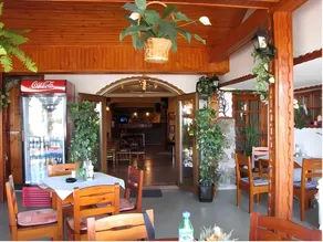 Stefan Family Hotel - Image 2