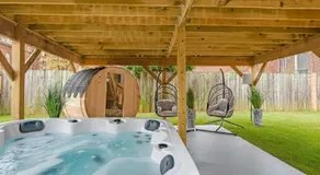Historic St Louis: Hot Tub| Fire Pit| Near Brewery - Image 4