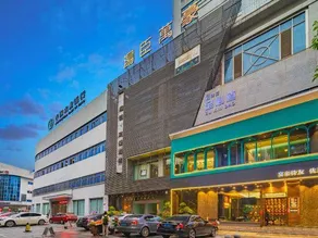 Tang's Hotel - Image 5