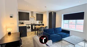 Spacious 2 Bed 2 Bath Flat with Free parking - Image 5