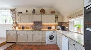 Plum Pudding Cottage by Bloom Stays - Image 5