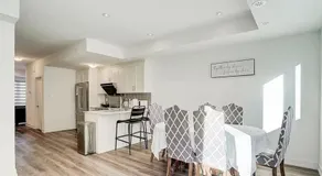 Downsview Park Luxury Townhome near Yorkdale Transit - Image 4