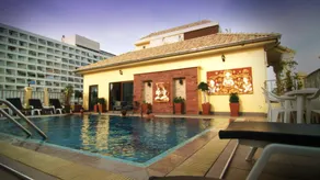 Royal Park Apartments - Image 3