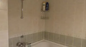 BOK - Central modern 2BR Apt w balcony, FREE INDOOR PARKING! - Image 4