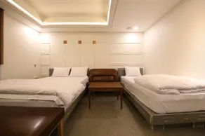 Hotel Evian - Image 4