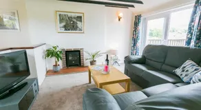 Dinas Cottage - Image 2