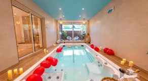 Suites Romantiques avec Jacuzzi - Marne-La-Vallée - Le Jardin De Vos Secrets - Image 3