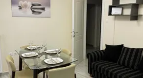 Sparta Central Apartment with Free Parking - Image 5