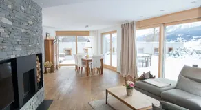 Family oasis with garden and fireplace - Image 2