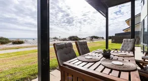 Beach Stayz Semaphore Upstairs Two Bedroom Apartment - Image 4