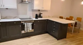 Spacious 3 Bedroom House, 6 beds in Spondon, Derby with Parking - Image 3