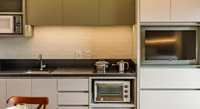 Flats Four Seasons by RD Stays - Image 3