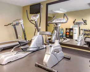 Quality Inn & Suites Airport Portland - Image 5
