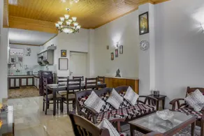 Kasauli Edge Apt with Balcony. - Image 4