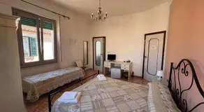 Regina margherita rooms stanza matrimoniale con bagno privato - Image 2