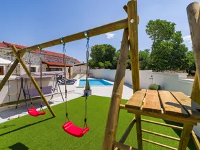 Beautiful villa with high privacy,  swimming pool, charming taverne with BBQ - Image 2